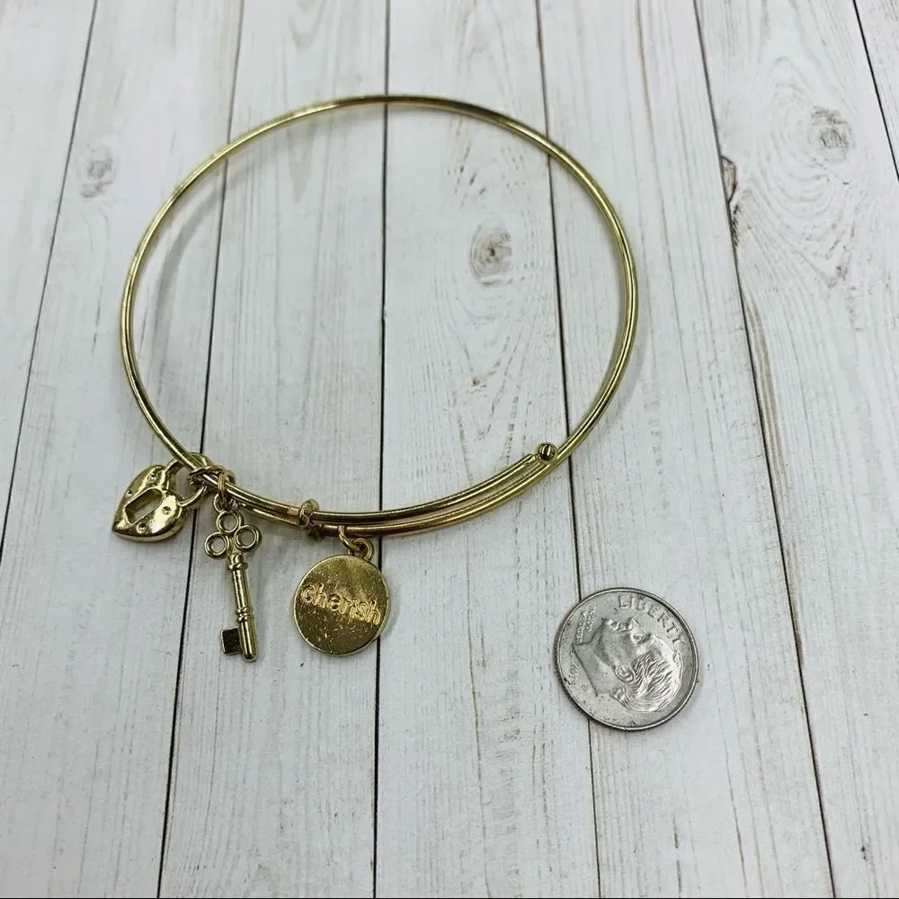 Cherish Key And Lock Gold Bracelet‎
